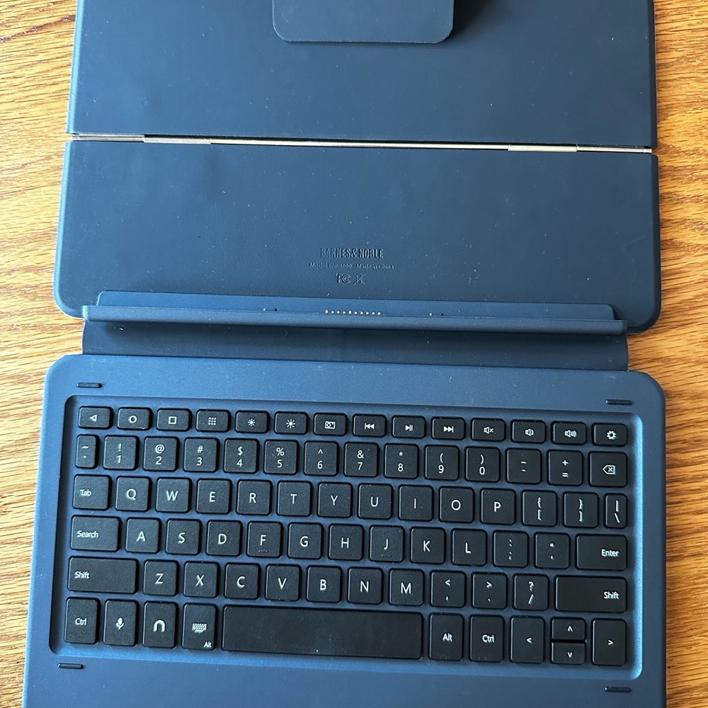 Nook Smart Keyboard 10.1” Tablet - Picture 4 of 8